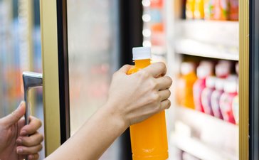 Beverages and alcohols advertising on social media